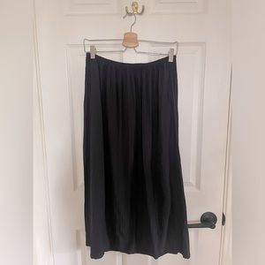 ARITZIA Babaton Mantra Skirt, size S, Navy Blue